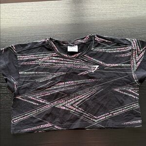 Gymshark Black and Pink Cropped Graphic Tee